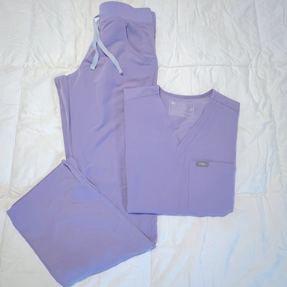 Figs Women's Scrub Set in Lavender